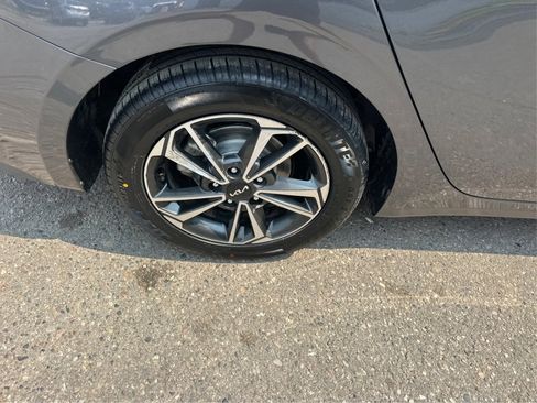 Used 2024 Kia Forte LXS w/ LXS Technology Package image 19