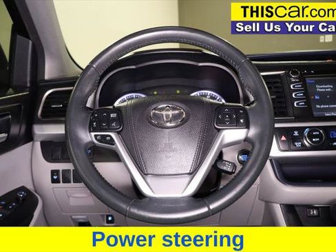 Used 2016 Toyota Highlander XLE w/ Preferred Accessory Package FWD image 15