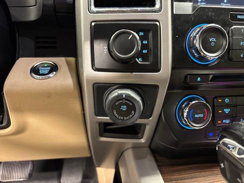 Used 2016 Ford F150 Lariat image 38