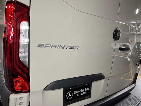 Used 2026 Mercedes-Benz Sprinter 2500 image 16