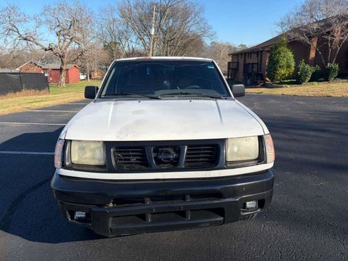 Used 1998 Nissan Frontier image 2