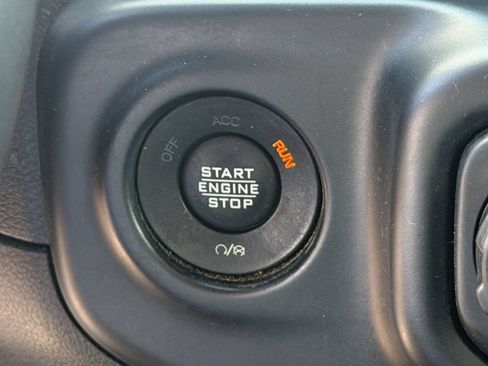 Used 2021 Jeep Wrangler Unlimited Sahara w/ Safety Group AWD/4WD image 18