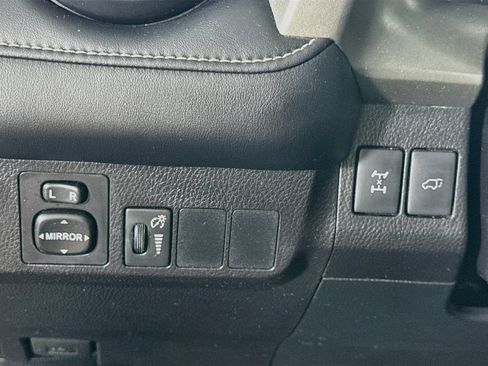 Used 2016 Toyota RAV4 XLE w/ Protection Package AWD/4WD image 18