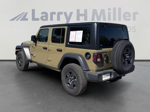 Used 2025 Jeep Wrangler Unlimited Sport AWD/4WD image 3