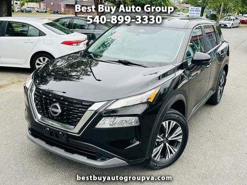 Used 2022 Nissan Rogue SV image 1