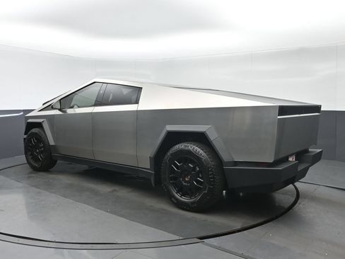 Used 2024 Tesla Cybertruck AWD Crew Cab image 5