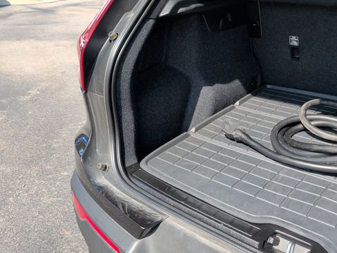 Used 2024 Volvo XC40 Recharge Ultimate w/ Protection Package Premier image 39