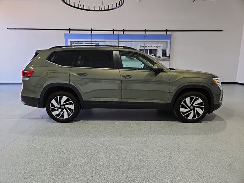 Used 2026 Volkswagen Atlas SE FWD image 9