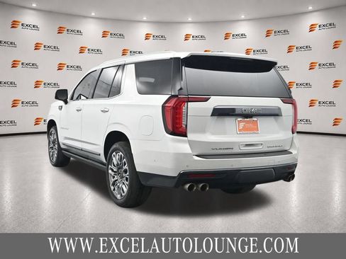 Used 2023 GMC Yukon Denali Ultimate AWD/4WD image 3