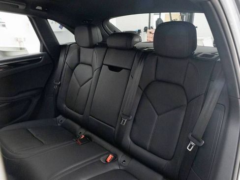 Certified 2026 Porsche Macan AWD/4WD image 22
