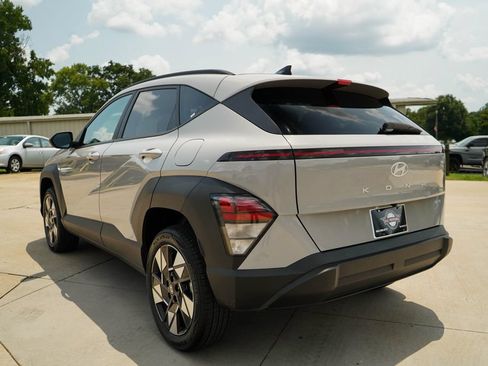 Used 2025 Hyundai Kona SEL AWD/4WD image 4