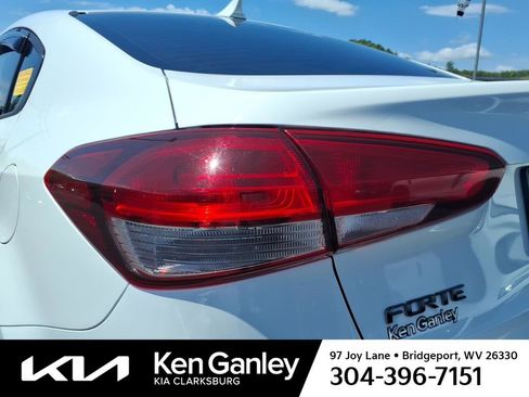 Used 2017 Kia Forte LX FWD image 9