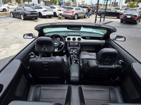 Used 2018 Ford Mustang Premium image 13