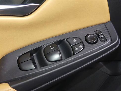 Used 2022 Nissan Sentra SV w/ SV Premium Package FWD image 20
