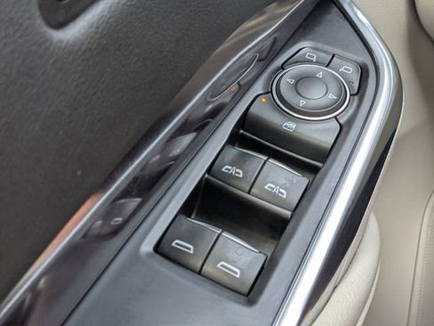 Used 2019 Cadillac XT4 Luxury FWD image 24