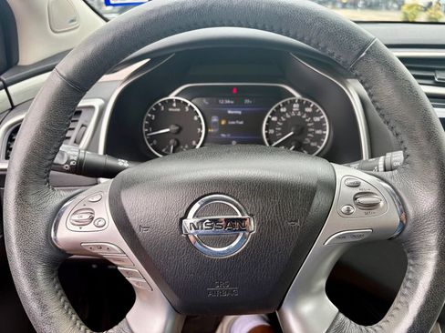 Used 2018 Nissan Murano SL w/ Moonroof Package AWD/4WD image 13