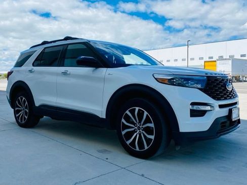 Used 2024 Ford Explorer ST-Line w/ Class IV Trailer Tow Package AWD/4WD image 4
