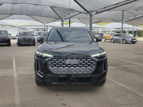 Certified 2025 Audi Q5 Premium Plus w/ Premium Plus image 2