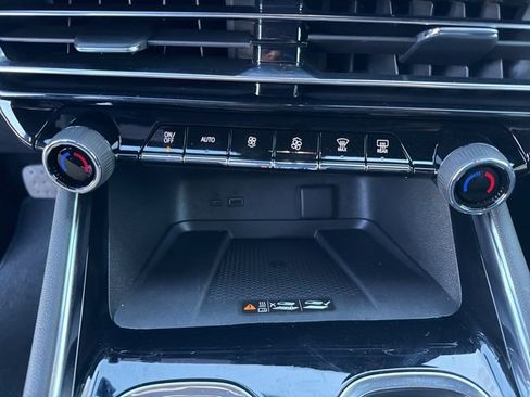 Used 2026 Chevrolet Traverse LT w/ Enhanced Driving Package image 20