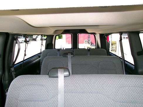 Used 2024 Chevrolet Express 3500 LT w/ LT Preferred Equipment Group RWD image 17
