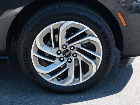 Used 2025 Lincoln Navigator Reserve AWD/4WD image 8