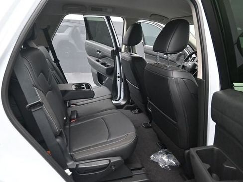 New 2026 Nissan Pathfinder SL AWD/4WD image 33