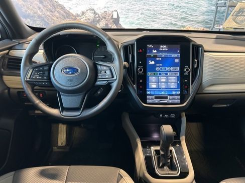 Used 2025 Subaru Forester Limited image 74