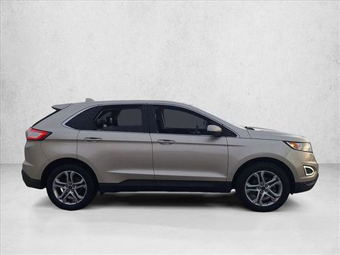 Used 2018 Ford Edge Titanium w/ Equipment Group 301A image 4