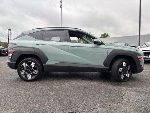 Used 2024 Hyundai Kona SEL AWD/4WD image 5