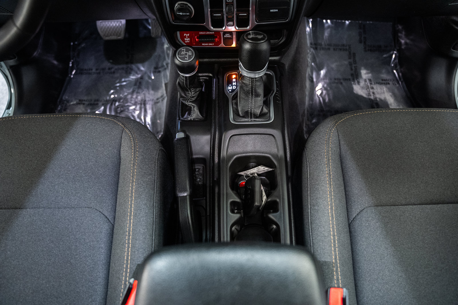 Used 2024 Jeep Wrangler Unlimited AWD/4WD image 36