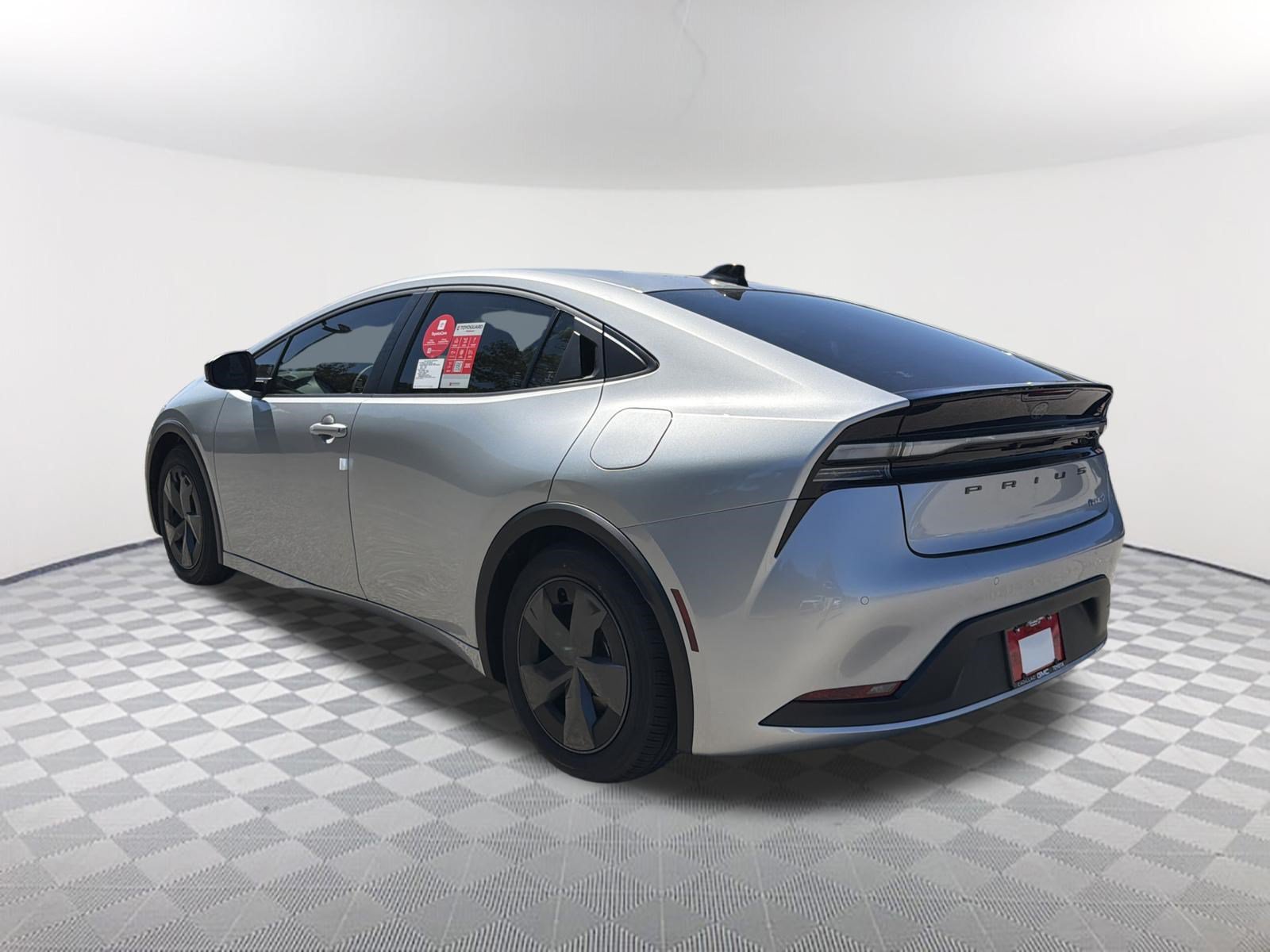 New 2027 Toyota Prius Plug-In Hybrid FWD image 5