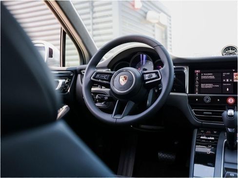 New 2025 Porsche Macan S image 25