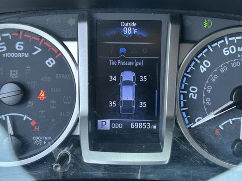 Used 2020 Toyota Tacoma SR5 RWD image 26