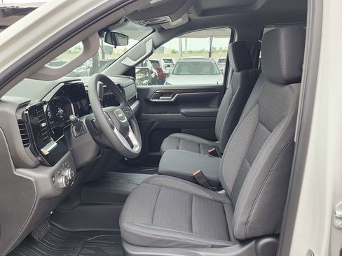 New 2026 GMC Sierra 1500 Elevation w/ LPO, Elevation Black Package AWD/4WD image 16