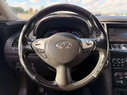 Used 2017 INFINITI QX70 AWD image 25