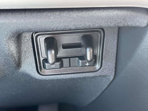 New 2026 Ford Expedition Active image 16