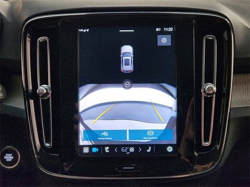 Used 2025 Volvo XC40 B5 Ultra w/ Protection Package Premier image 18