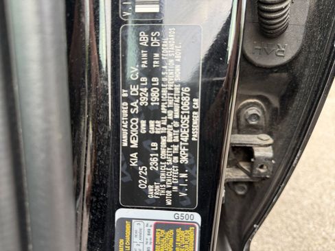 Used 2025 Kia K4 LXS image 28