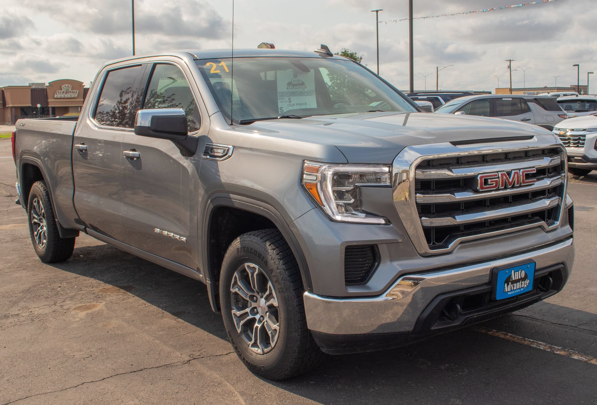 Used 2021 GMC Sierra 1500 SLE w/ X31 Off-Road Package AWD/4WD image 5
