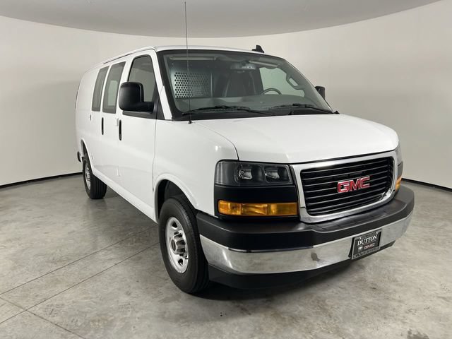 Used 2025 GMC Savana 2500 w/ Driver Convenience Package RWD image 2