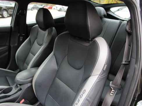 Used 2017 Hyundai Veloster Turbo image 14