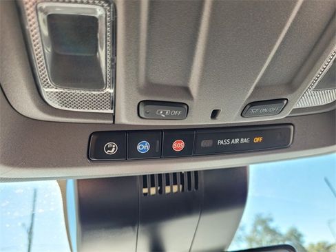 Used 2024 Chevrolet Silverado 2500 LT w/ Z71 Off-Road Package image 35