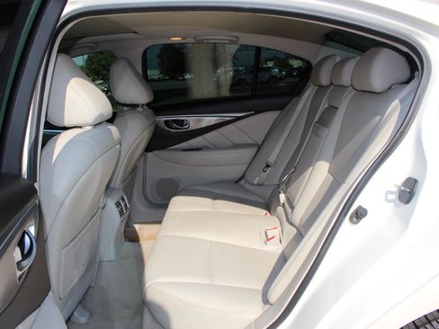 Used 2017 INFINITI Q50 3.0t Premium w/ 3.0T Premium Plus Package AWD/4WD image 34