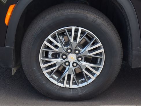 Used 2026 Chevrolet Traverse LT FWD image 33