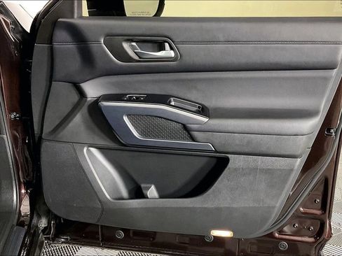 Used 2022 Nissan Pathfinder SL w/ SL Premium Package FWD image 24