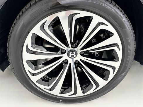 New 2026 Bentley Bentayga AWD/4WD image 29