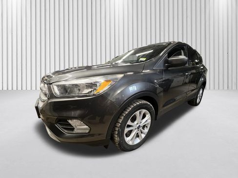 Used 2017 Ford Escape SE AWD/4WD image 2