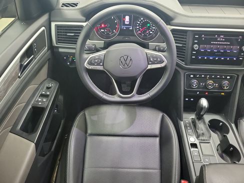 Used 2021 Volkswagen Atlas Cross Sport SE image 17