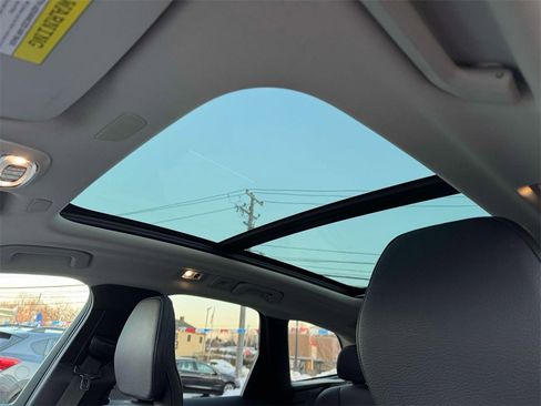 Used 2020 Volvo XC60 T5 Momentum w/ Protection Package Premier image 18