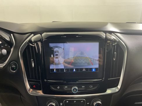 Used 2023 Chevrolet Traverse RS FWD image 29